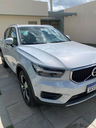 VOLVO XC40 2.0 T4 GASOLINA MOMENTUM GEARTRONIC